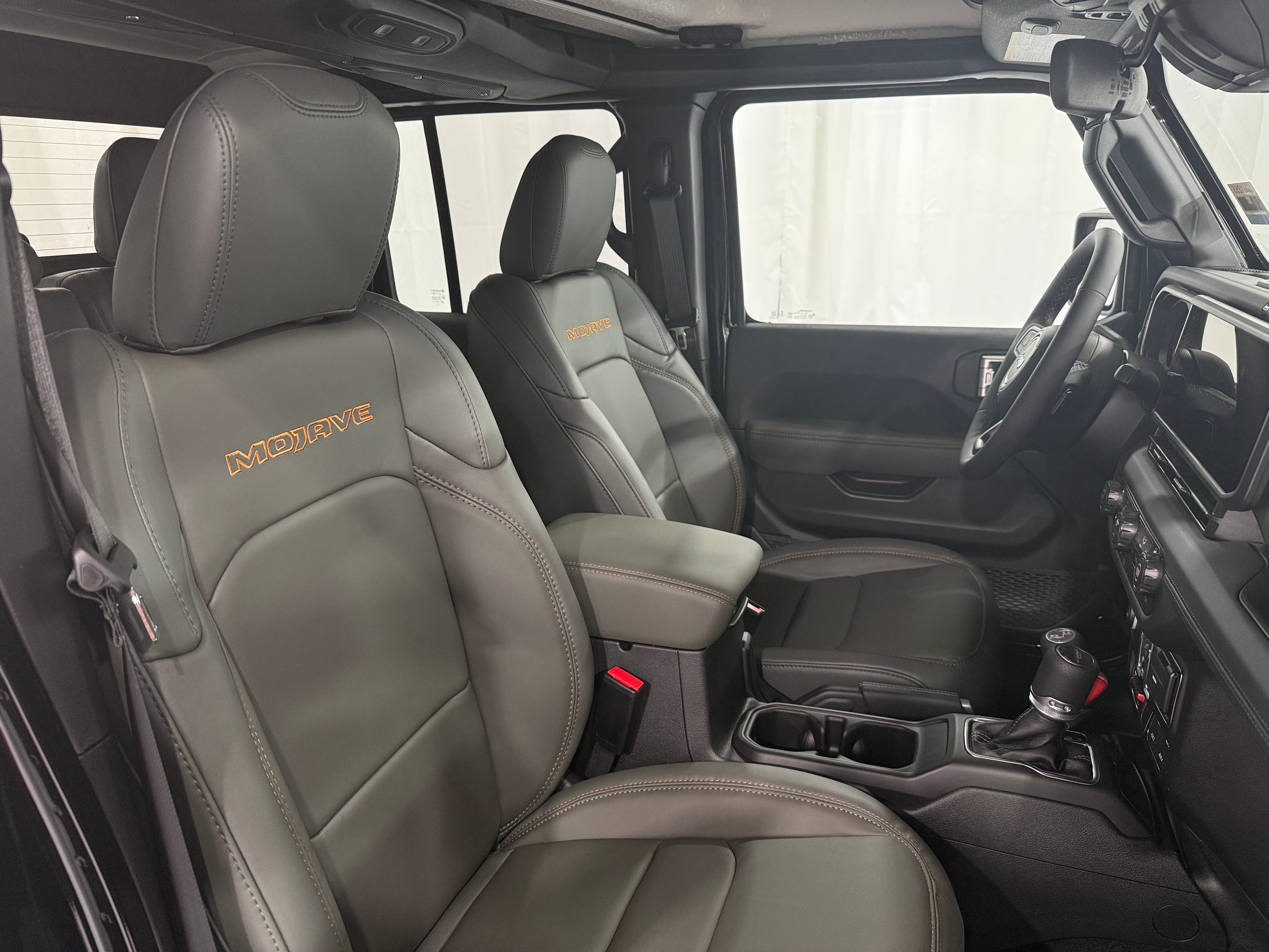 2026 Jeep Gladiator Mojave Auto's photo