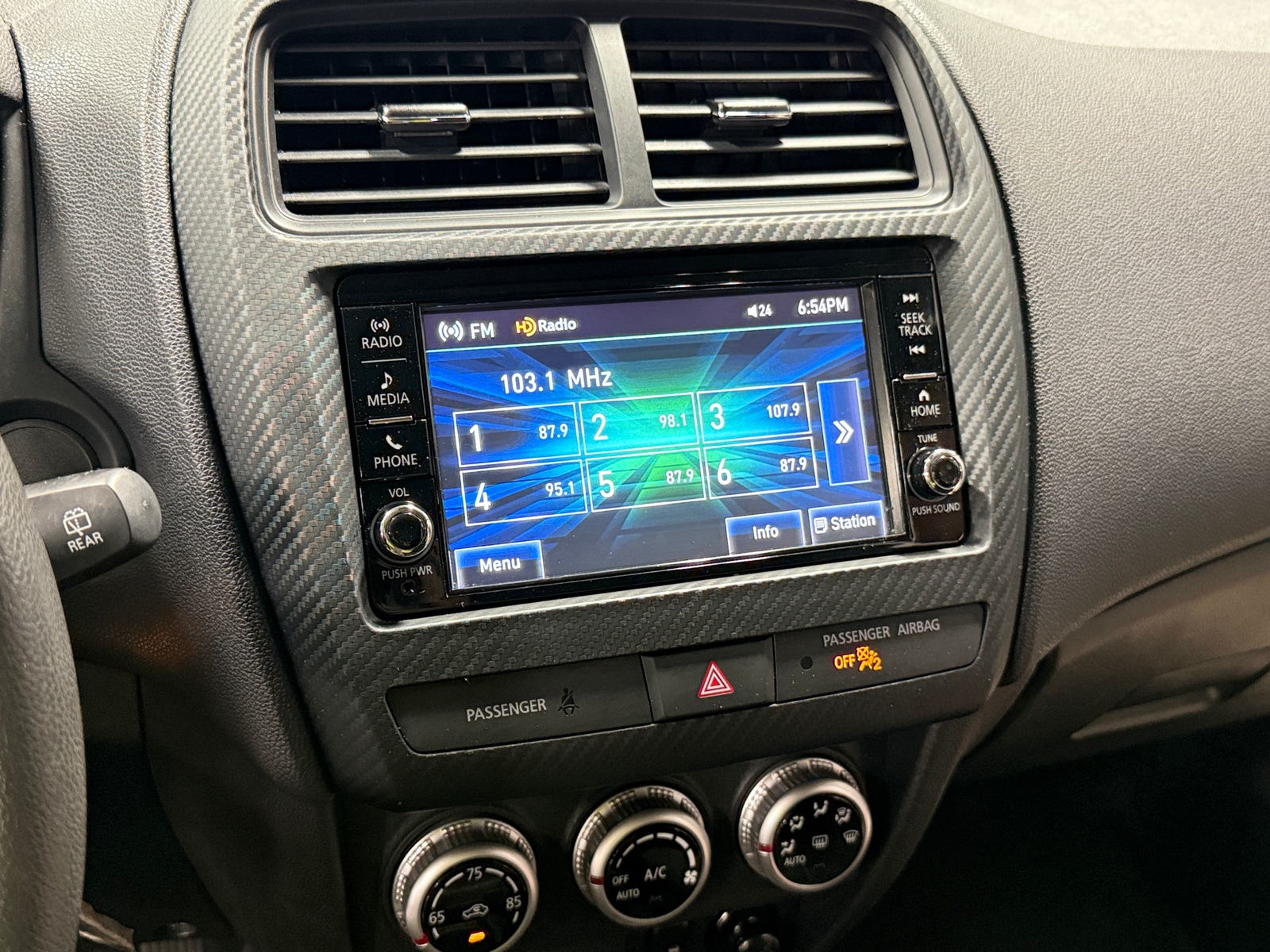 Thumbnail: 2024 Mitsubishi Outlander Sport - 4