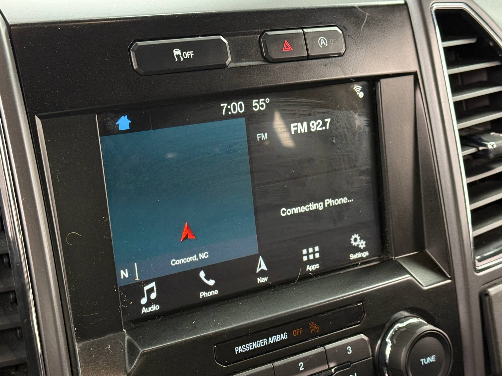 Thumbnail: 2017 Ford Econoline - 4