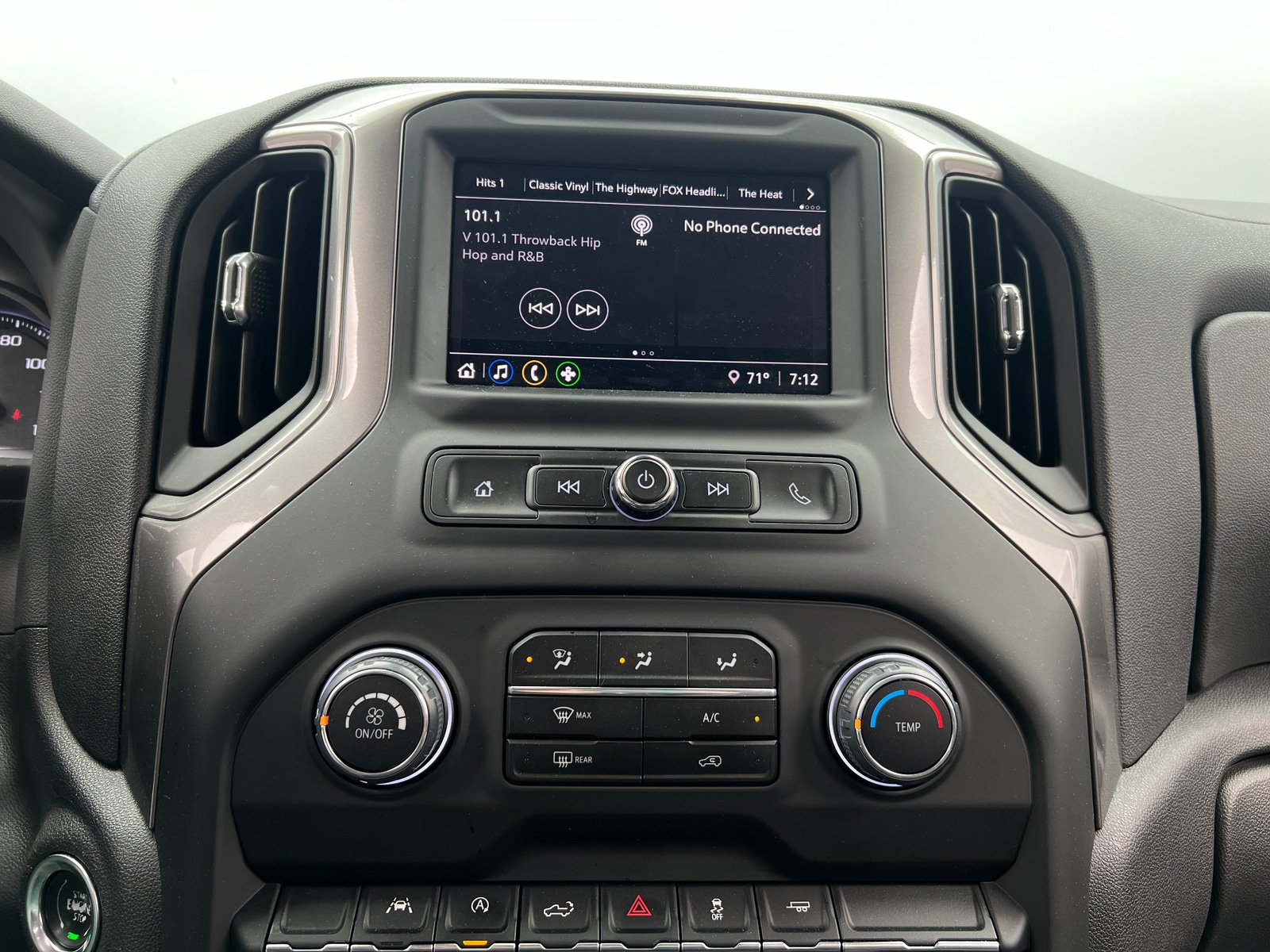 Thumbnail: 2024 Chevrolet Silverado 1500 - 4