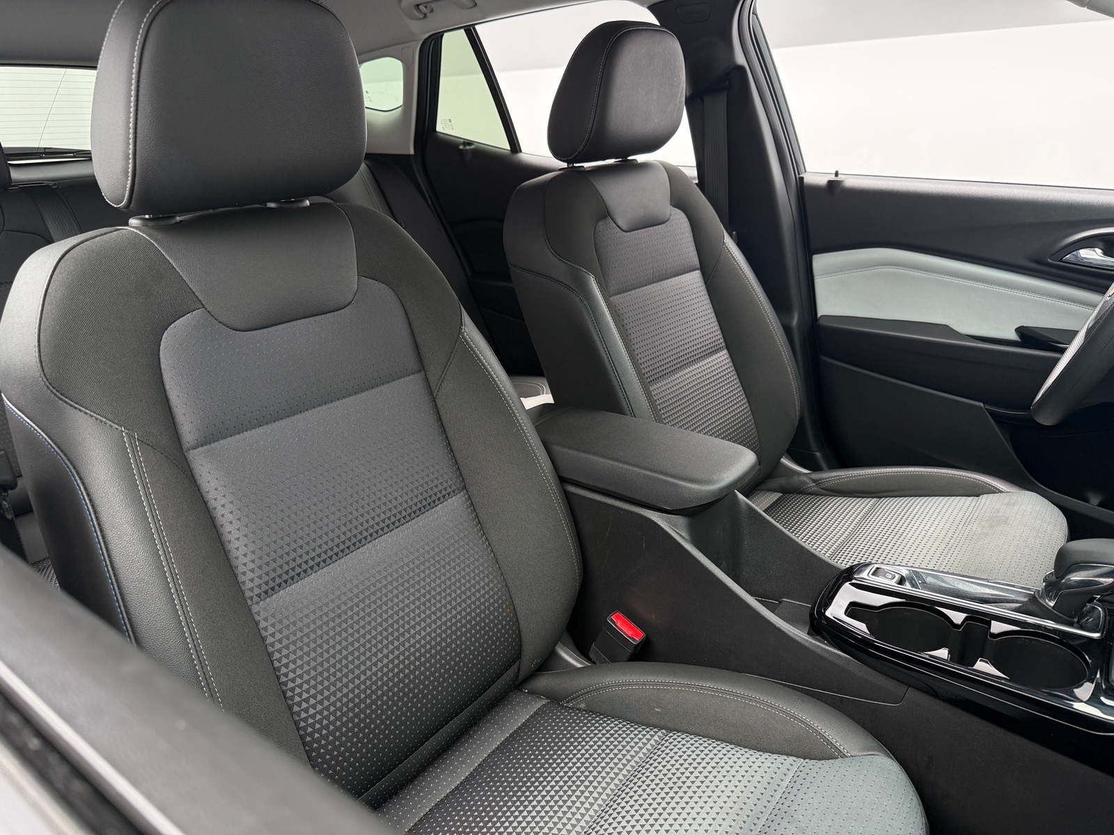 Thumbnail: 2025 Chevrolet Trax - 2