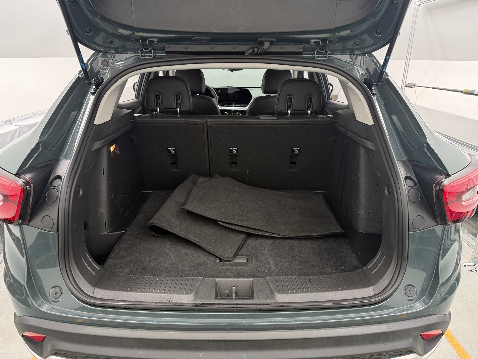 Thumbnail: 2025 Chevrolet Trax - 7
