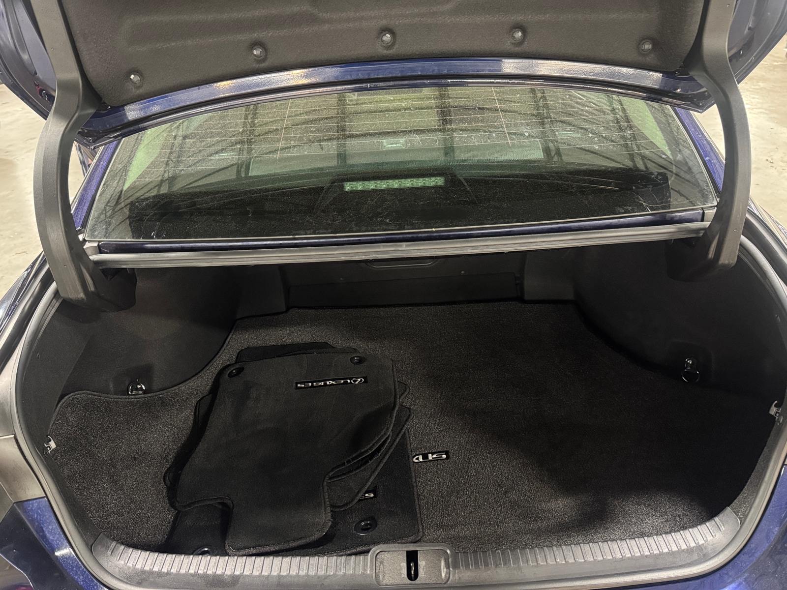 Thumbnail: 2020 Lexus ES - 6