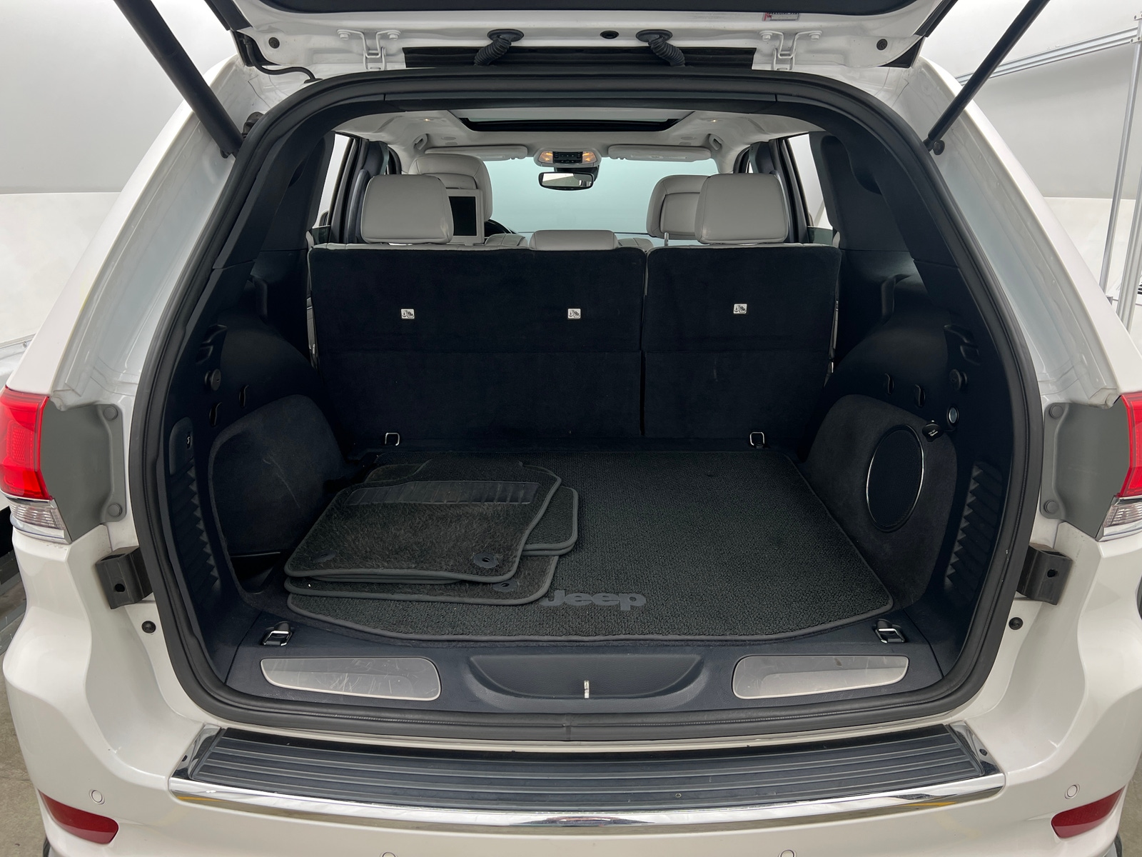 Thumbnail: 2018 Jeep Grand Cherokee - 6