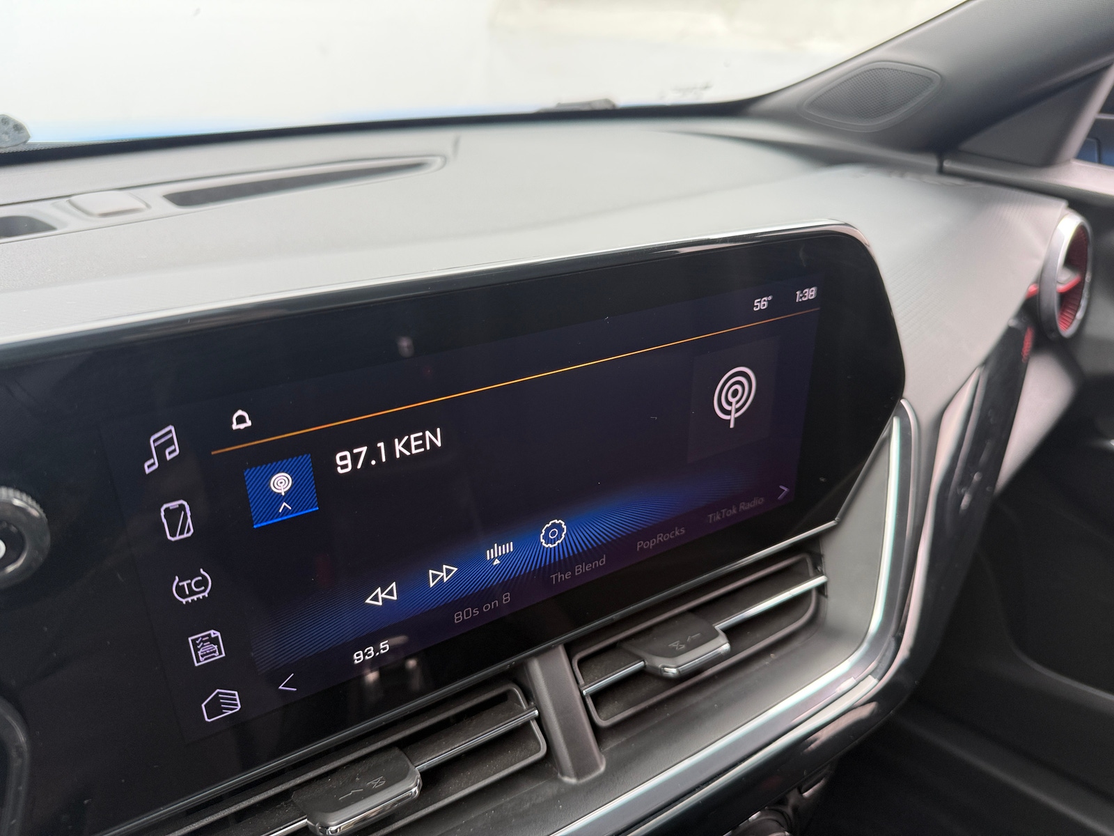 Thumbnail: 2024 Chevrolet Trax - 3