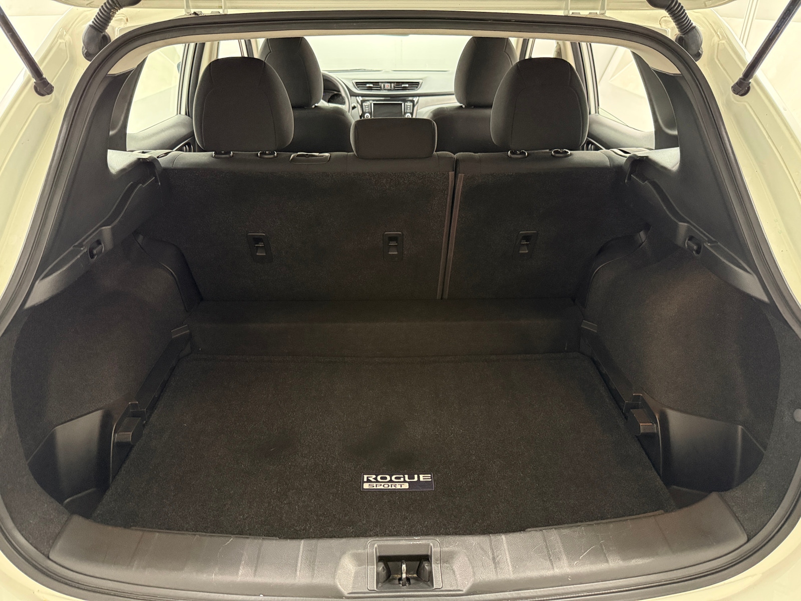 Thumbnail: 2021 Nissan Rogue Sport - 7