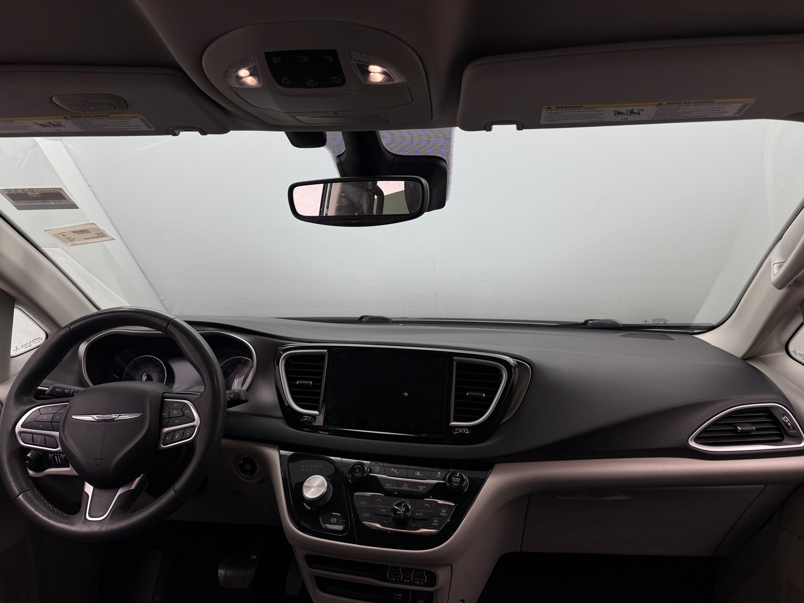 Thumbnail: 2022 Chrysler Pacifica - 3