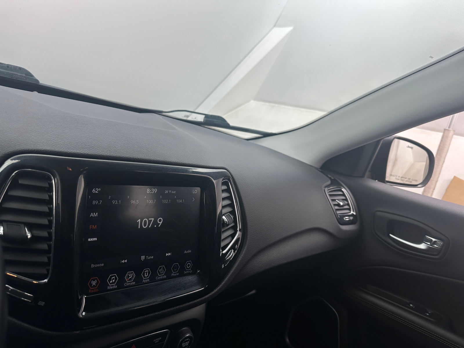 Thumbnail: 2020 Jeep Compass - 3