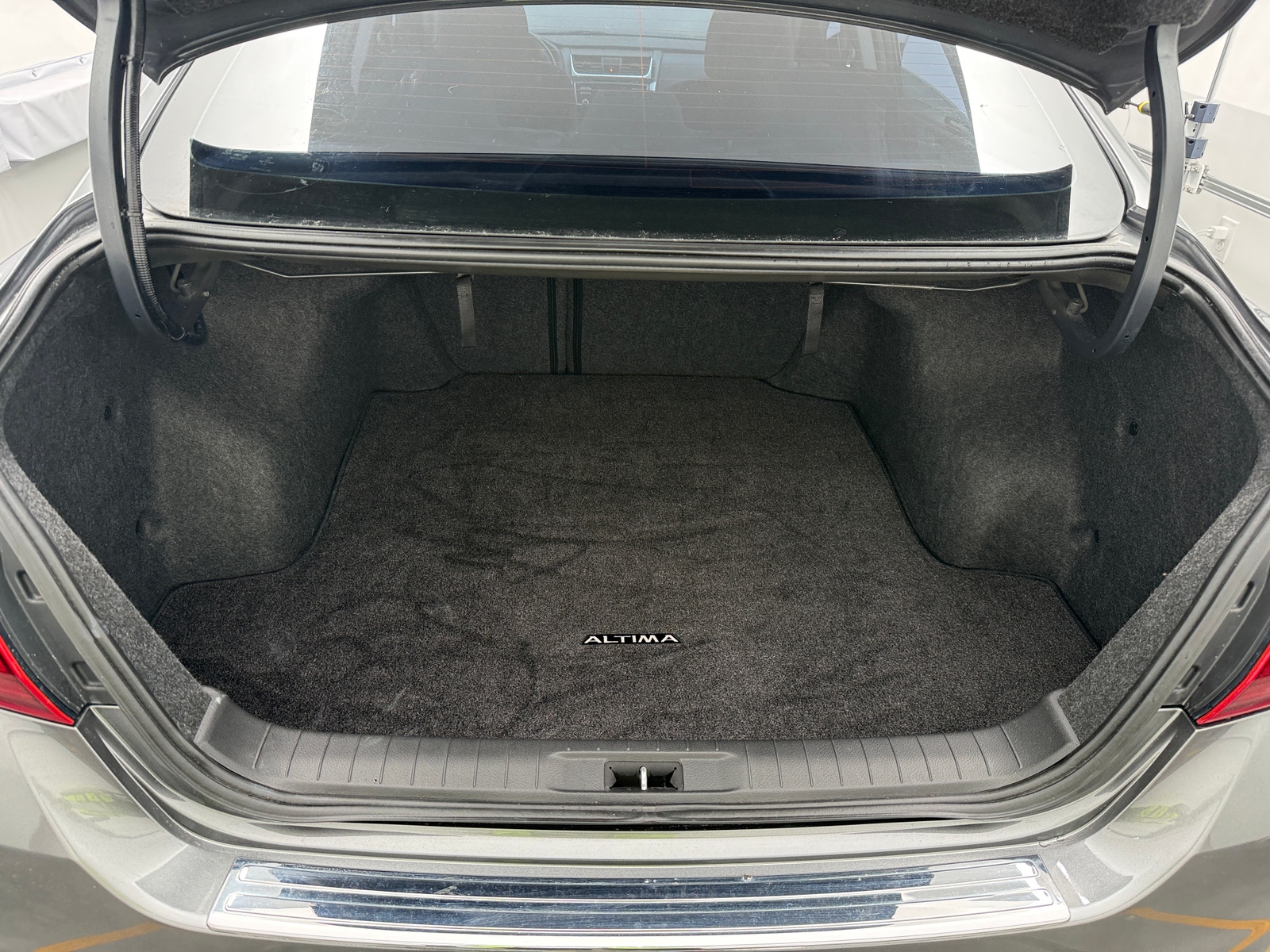 Thumbnail: 2017 Nissan Altima - 7