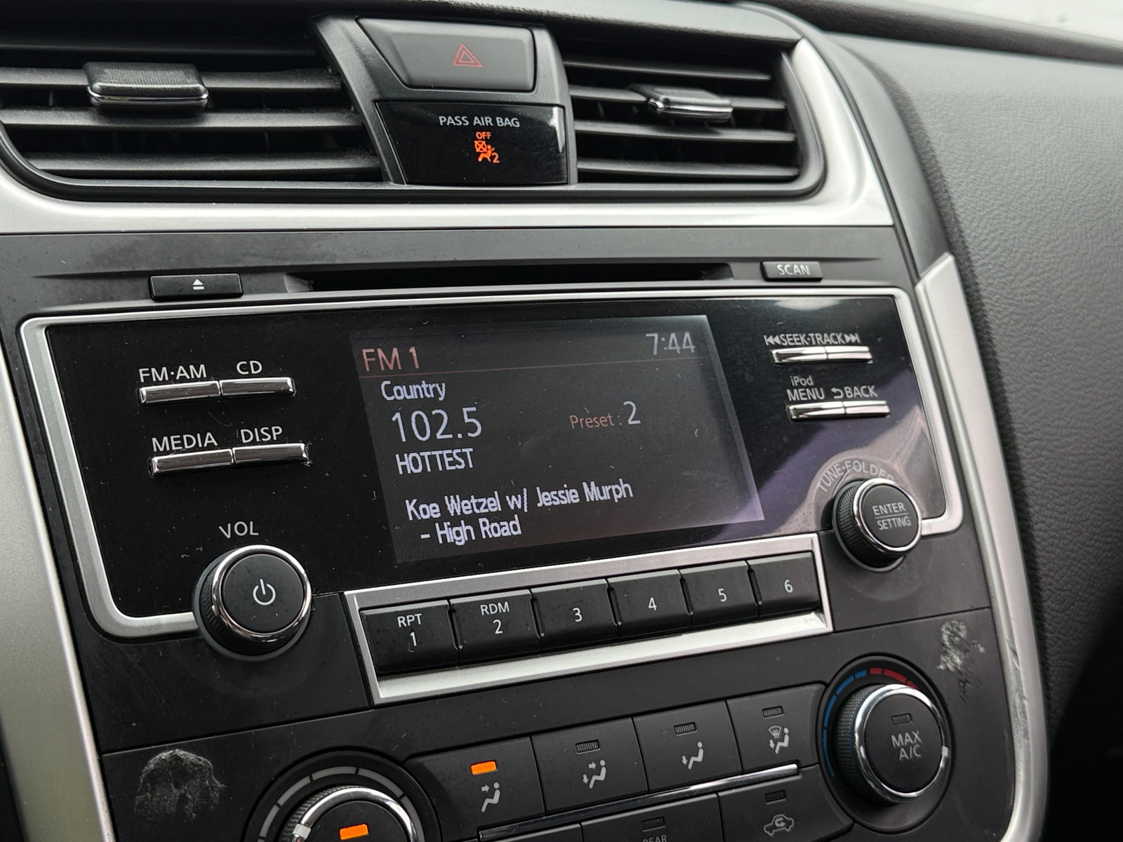 Thumbnail: 2017 Nissan Altima - 4