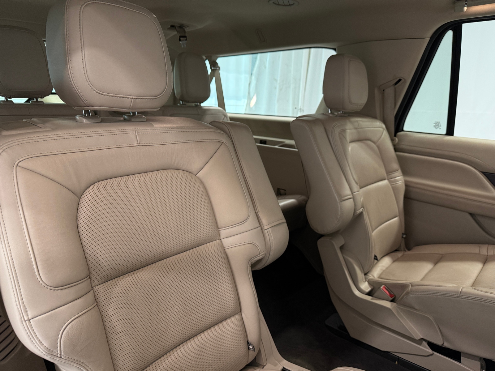 Thumbnail: 2021 Lincoln Navigator L - 5