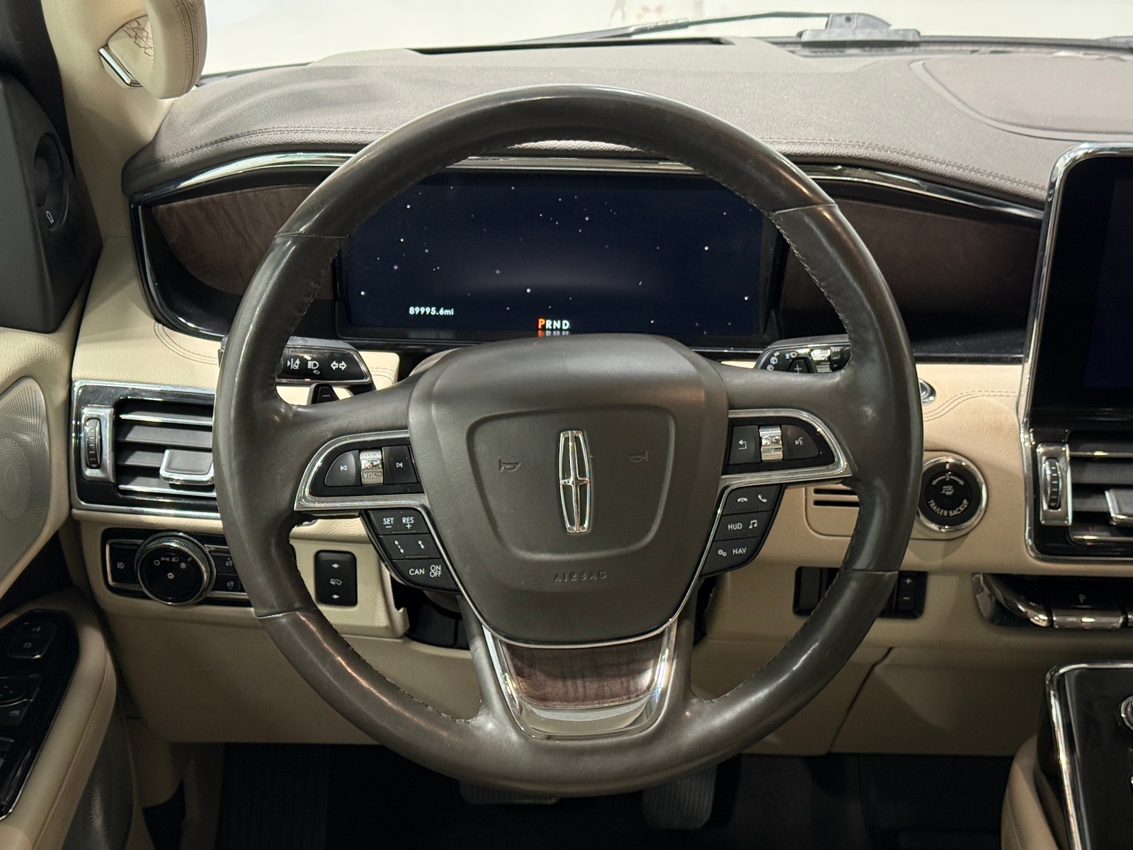 Thumbnail: 2021 Lincoln Navigator L - 4