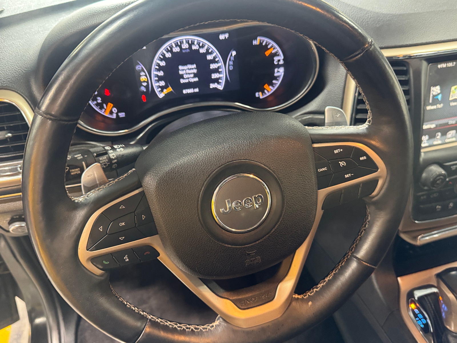 Thumbnail: 2017 Jeep Grand Cherokee - 4