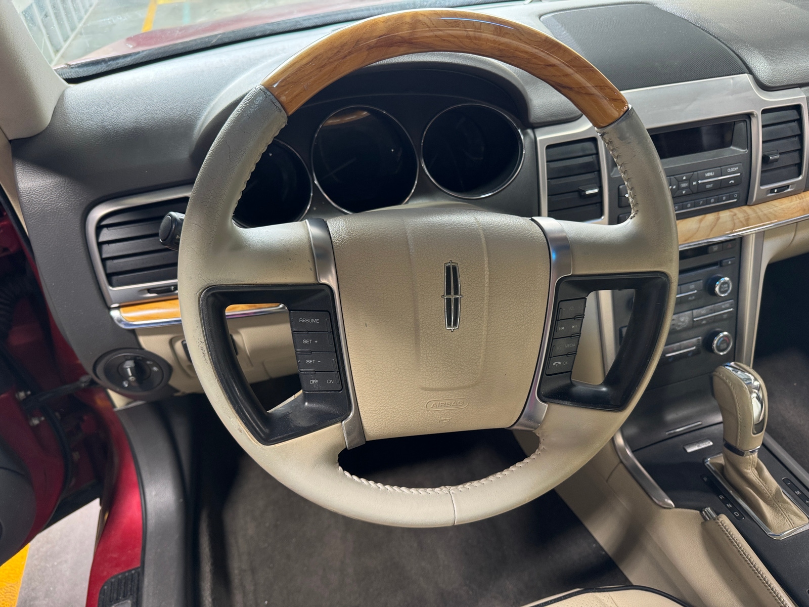 Thumbnail: 2012 Lincoln MKZ - 4