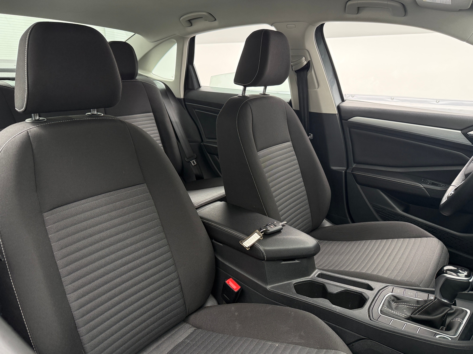 Thumbnail: 2025 Volkswagen Jetta - 2