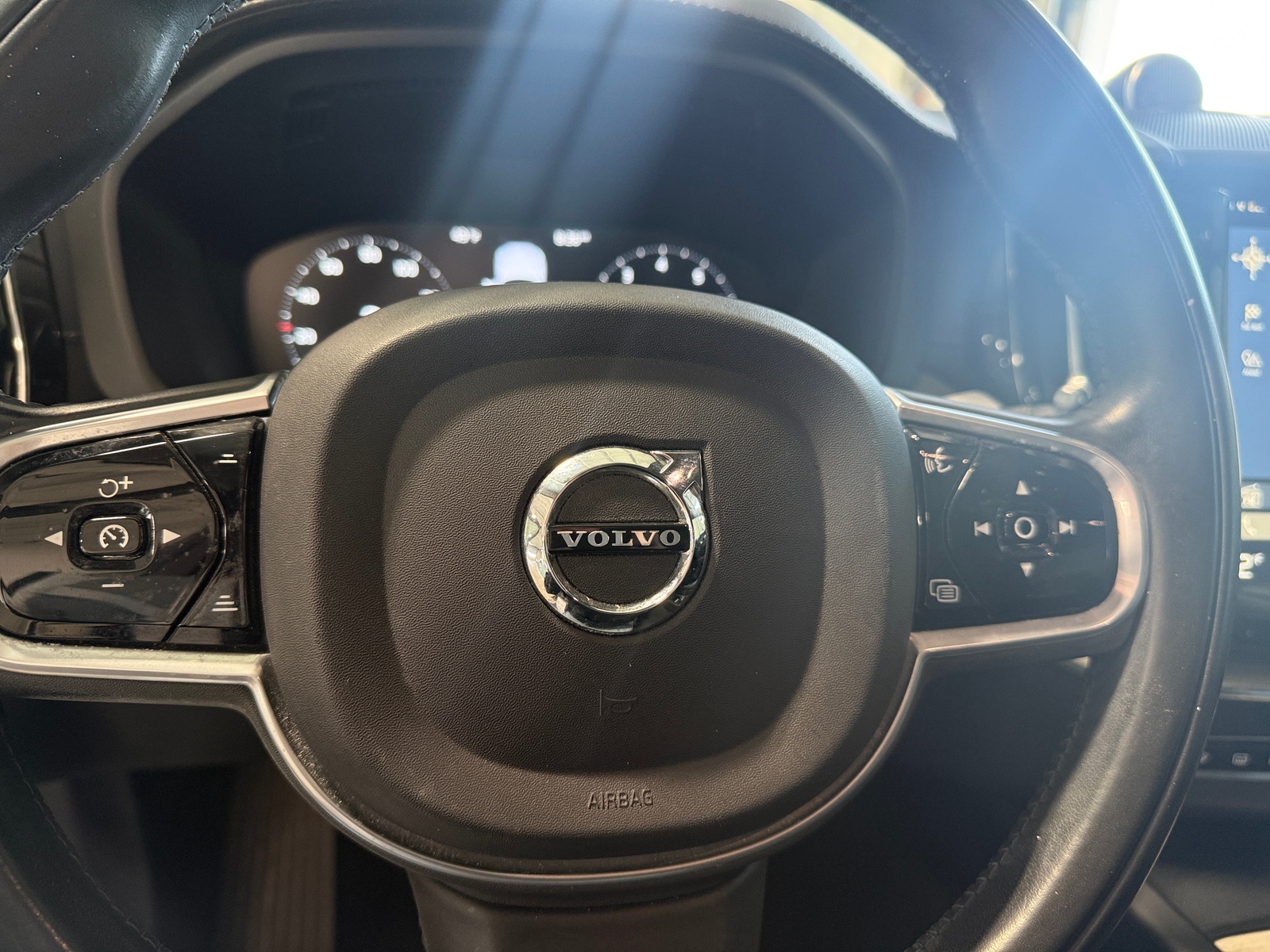 Thumbnail: 2018 Volvo XC60 - 4