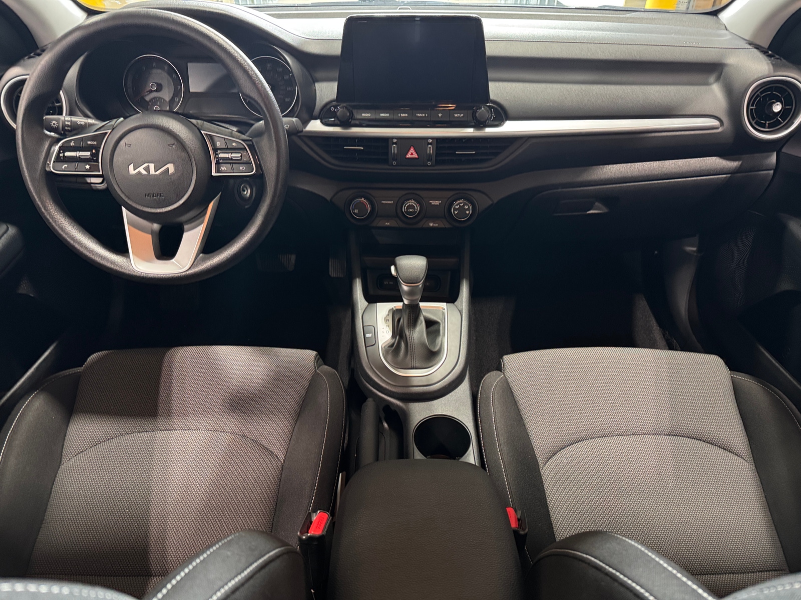 Thumbnail: 2024 Kia Forte - 3