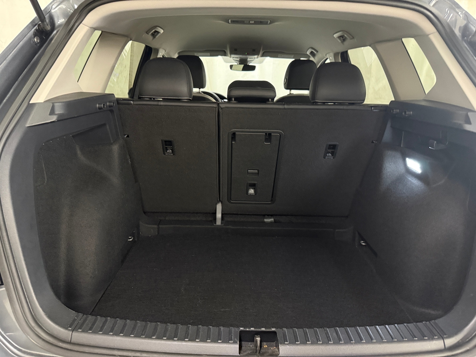 Thumbnail: 2025 Volkswagen Taos - 6