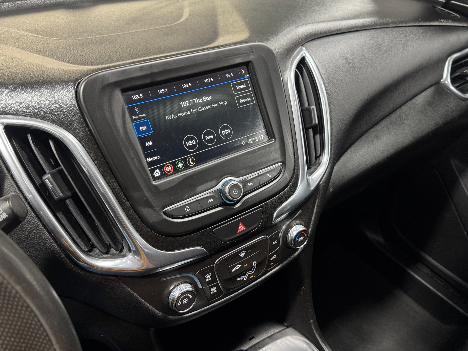 Thumbnail: 2019 Chevrolet Equinox - 4