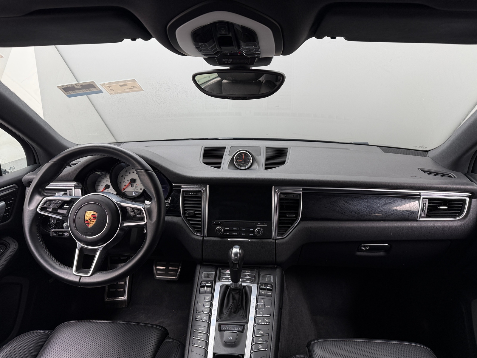 Thumbnail: 2017 Porsche Macan - 2