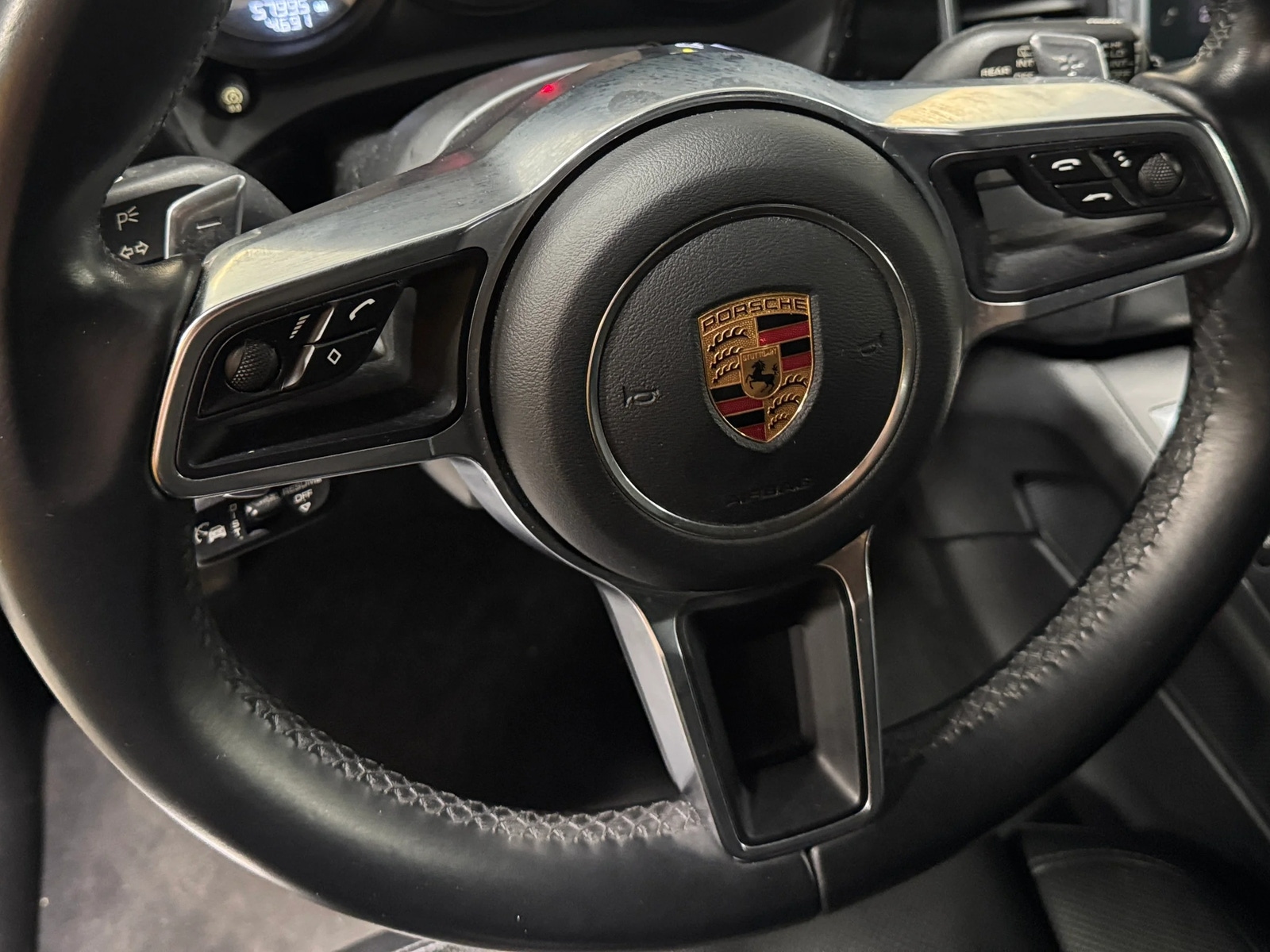 Thumbnail: 2017 Porsche Macan - 4