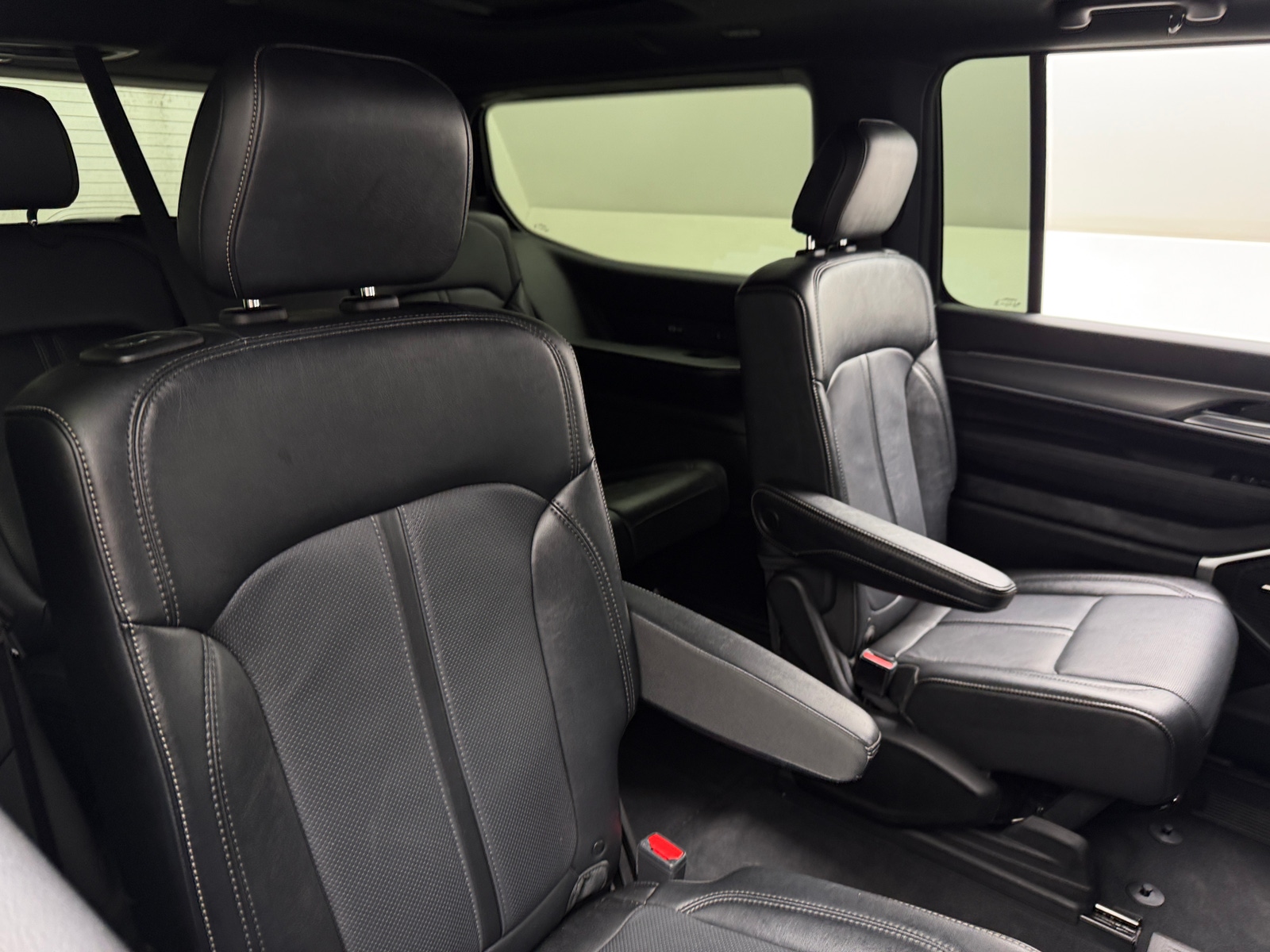 Thumbnail: 2024 Jeep Wagoneer - 5