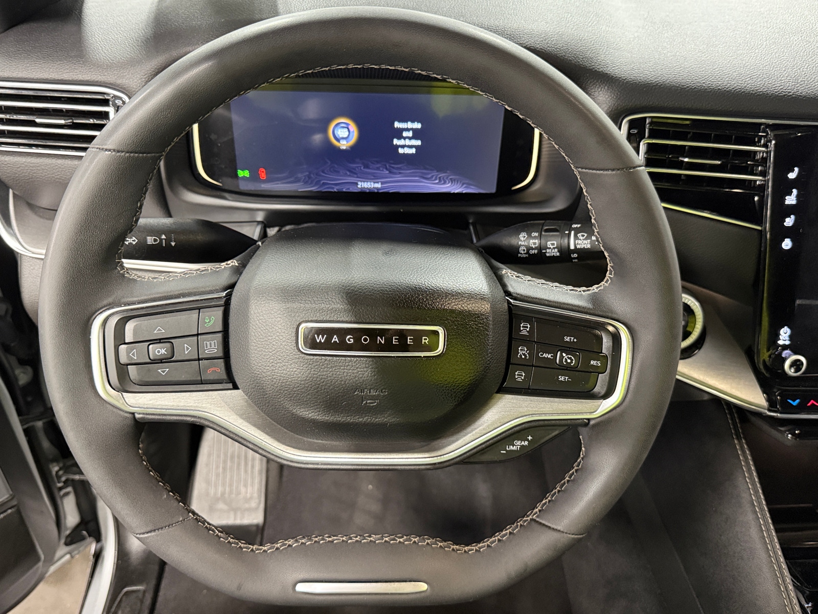 Thumbnail: 2024 Jeep Wagoneer - 4