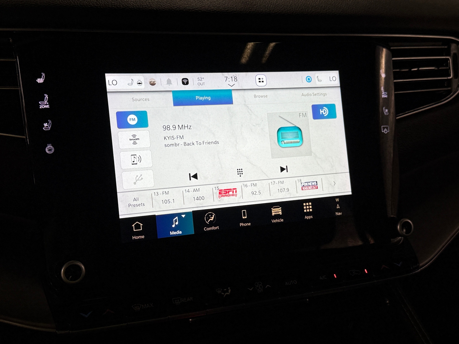 Thumbnail: 2024 Jeep Wagoneer - 3