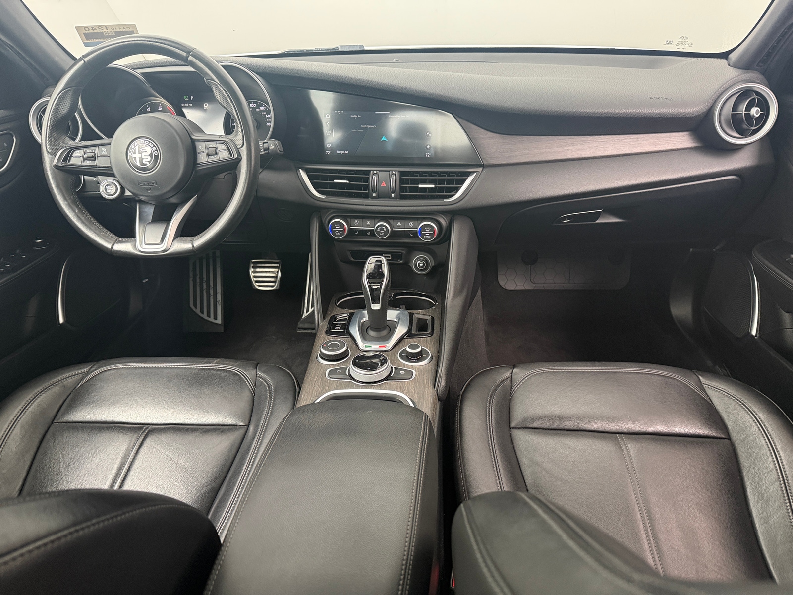 Thumbnail: 2022 Alfa Romeo Giulia - 2