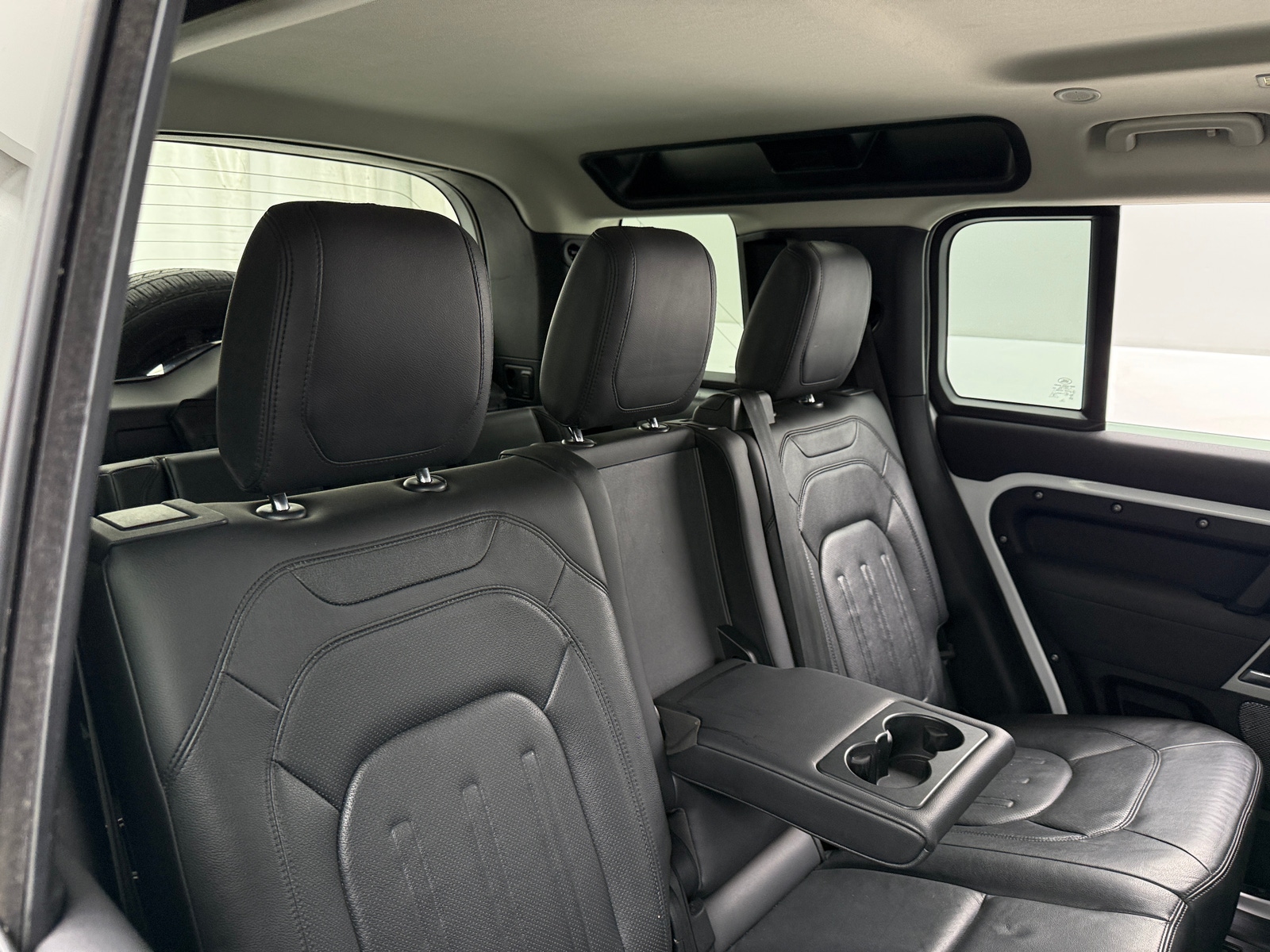 Thumbnail: 2022 Land Rover Defender - 5