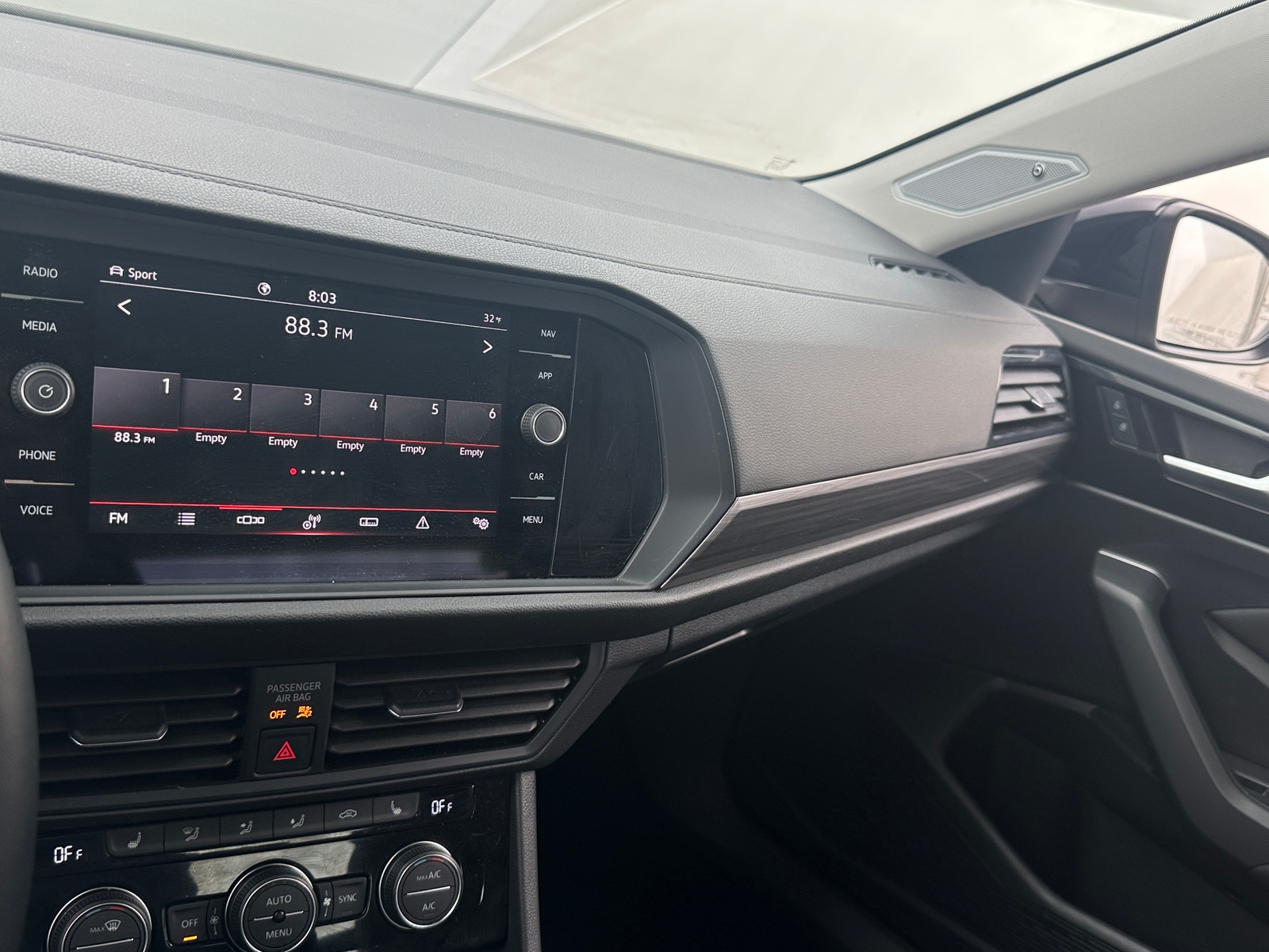 Thumbnail: 2023 Volkswagen Jetta - 3