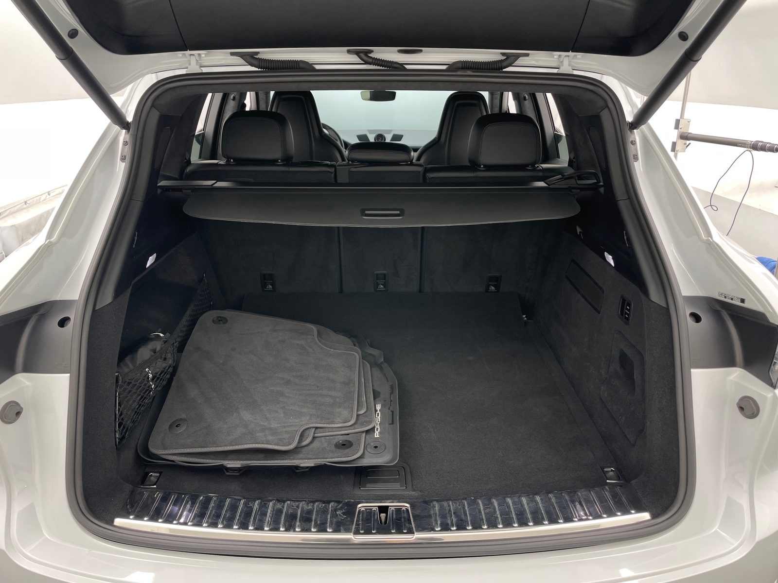 Thumbnail: 2021 Porsche Cayenne - 6