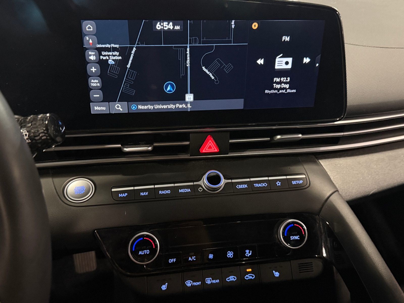 Thumbnail: 2023 Hyundai Elantra - 4