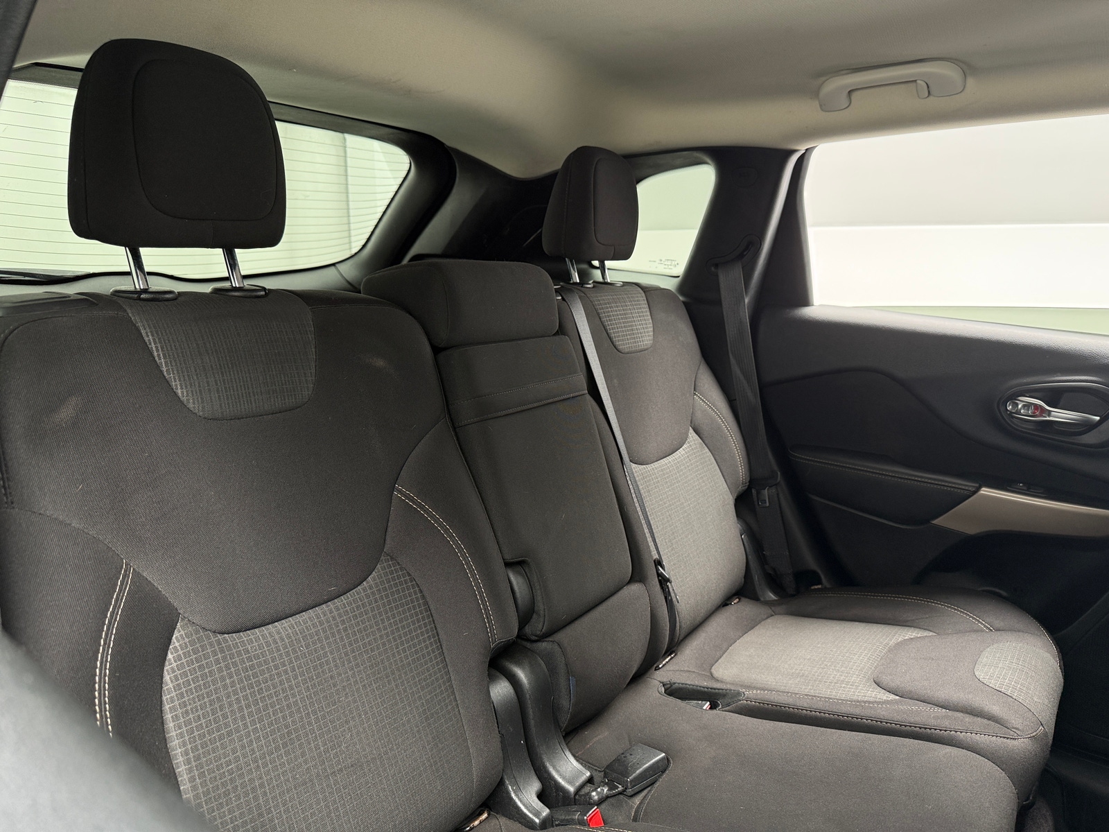 Thumbnail: 2017 Jeep Cherokee - 6