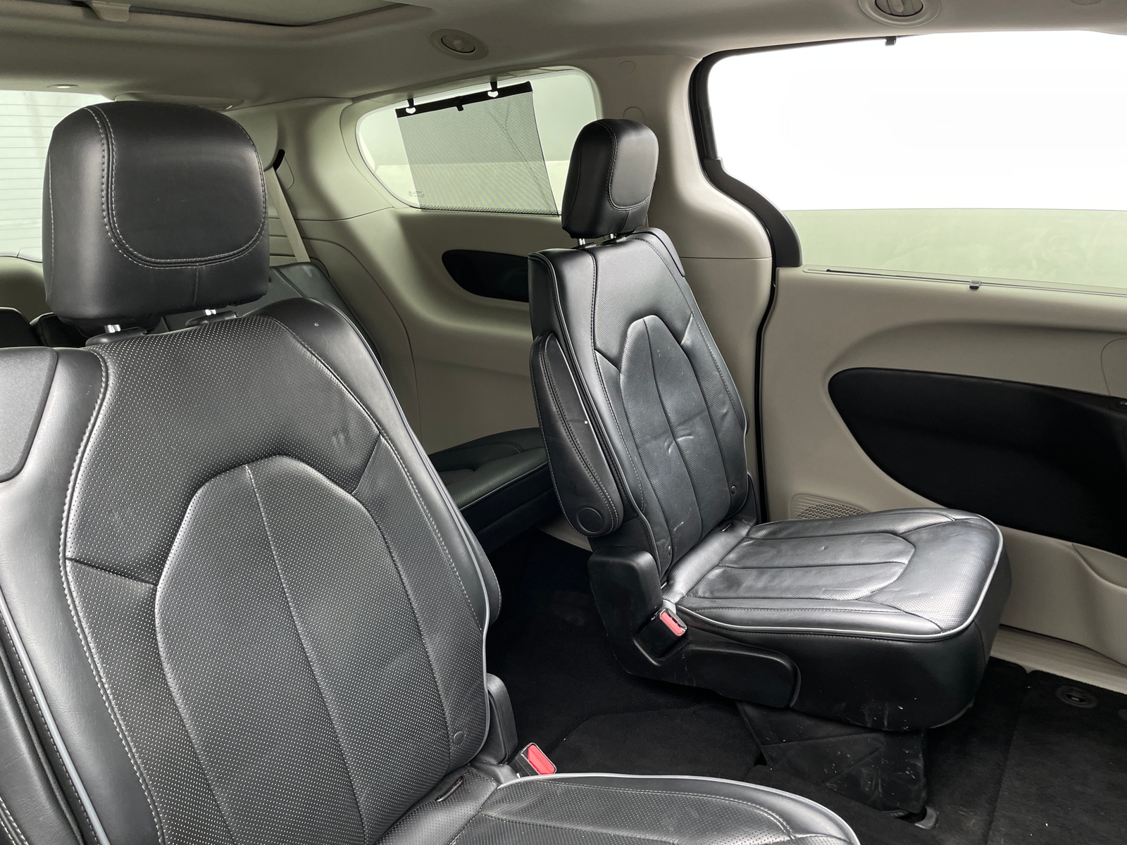 Thumbnail: 2018 Chrysler Pacifica - 5