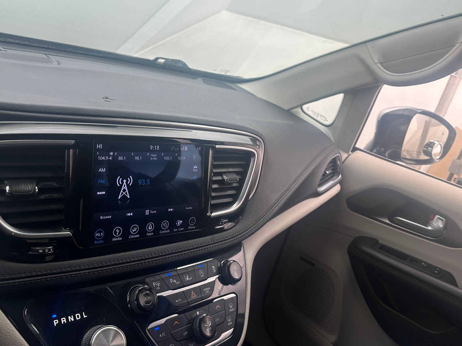 Thumbnail: 2018 Chrysler Pacifica - 3