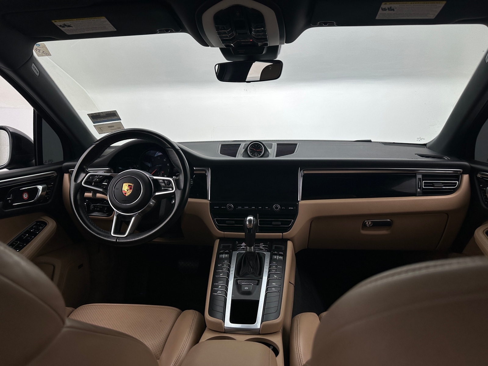 Thumbnail: 2021 Porsche Macan - 2