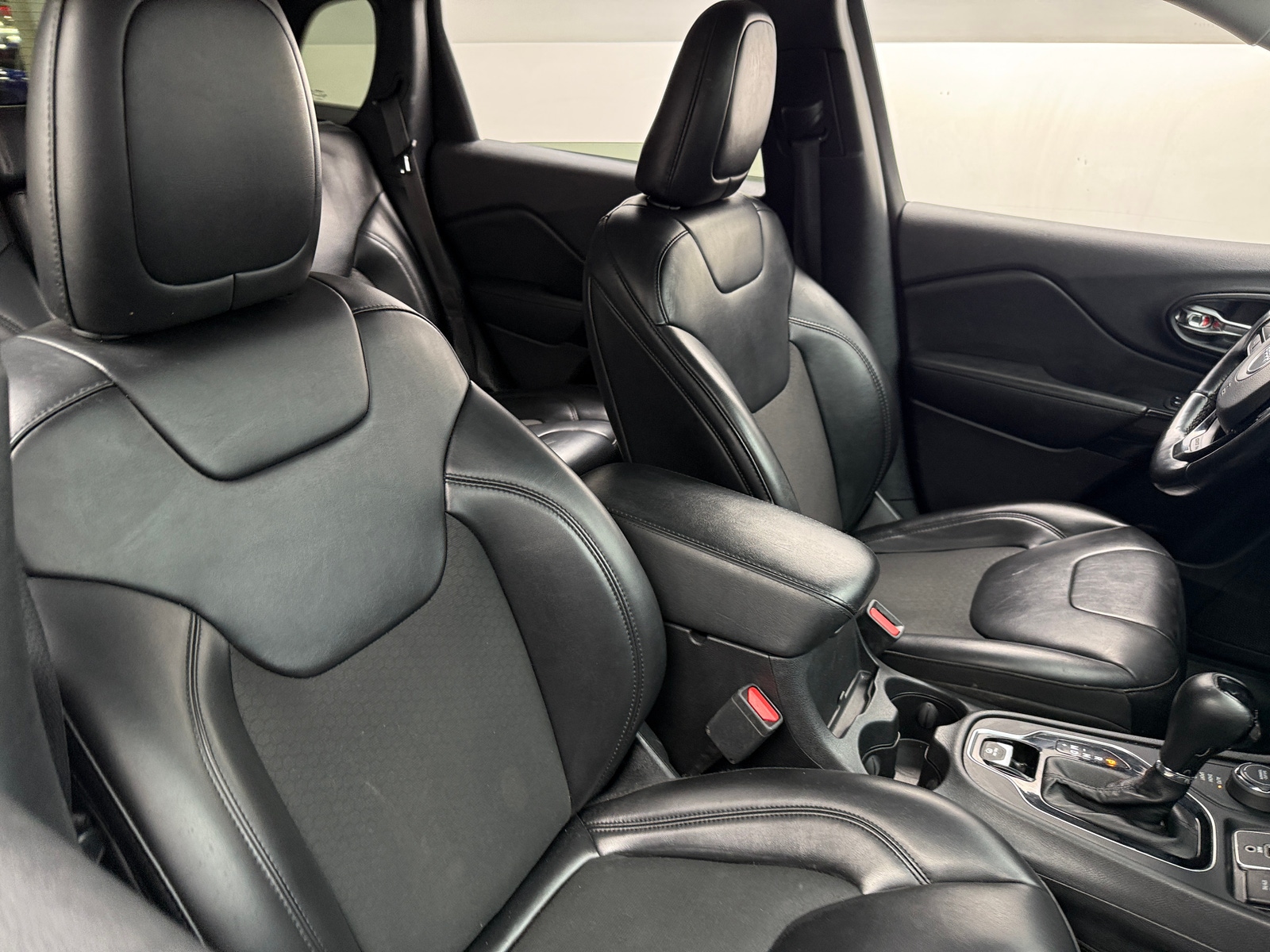 Thumbnail: 2020 Jeep Cherokee - 2