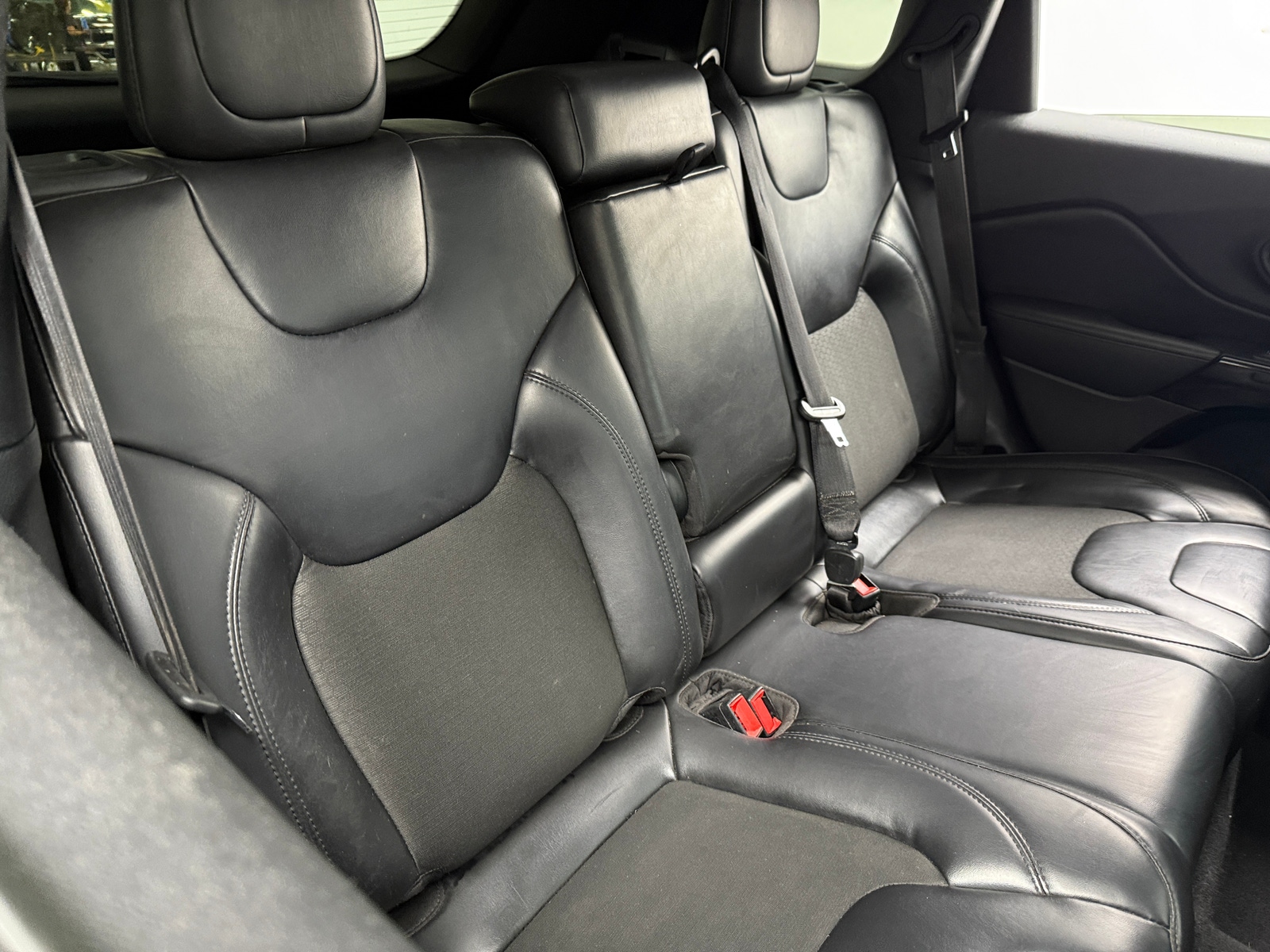 Thumbnail: 2020 Jeep Cherokee - 6