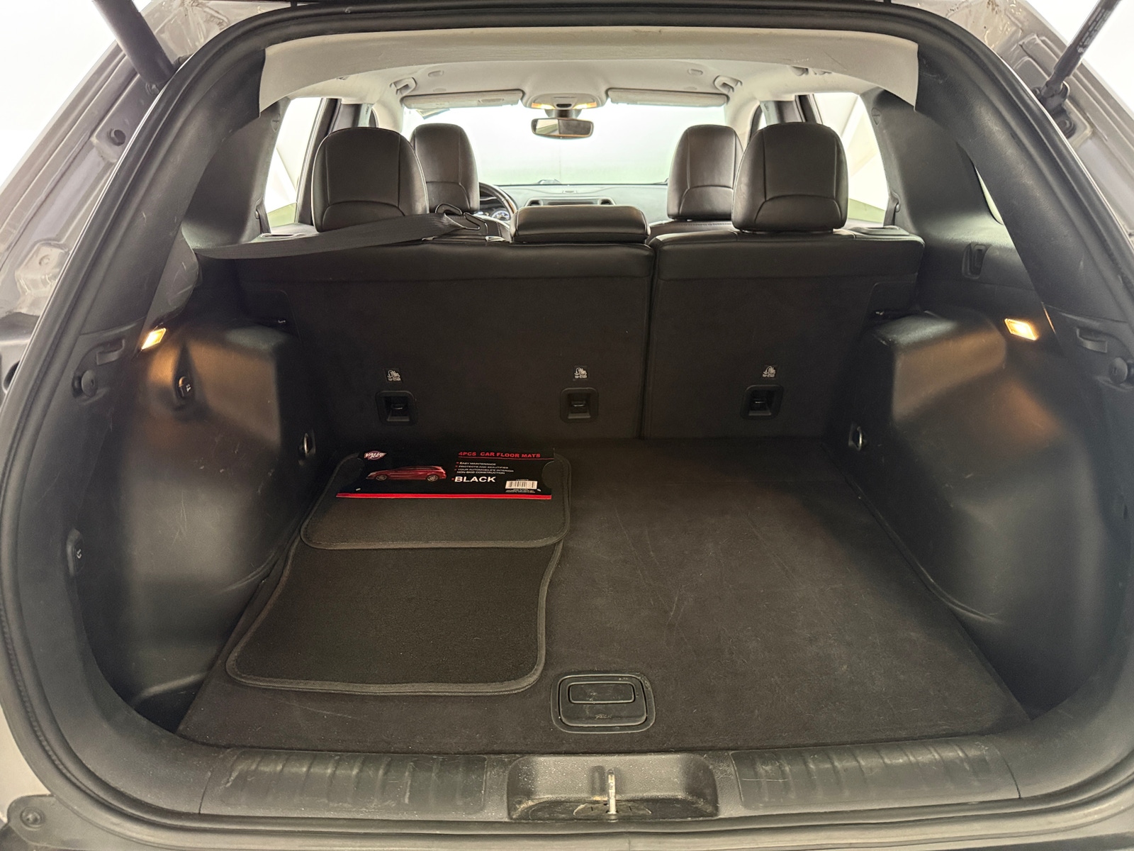 Thumbnail: 2020 Jeep Cherokee - 7