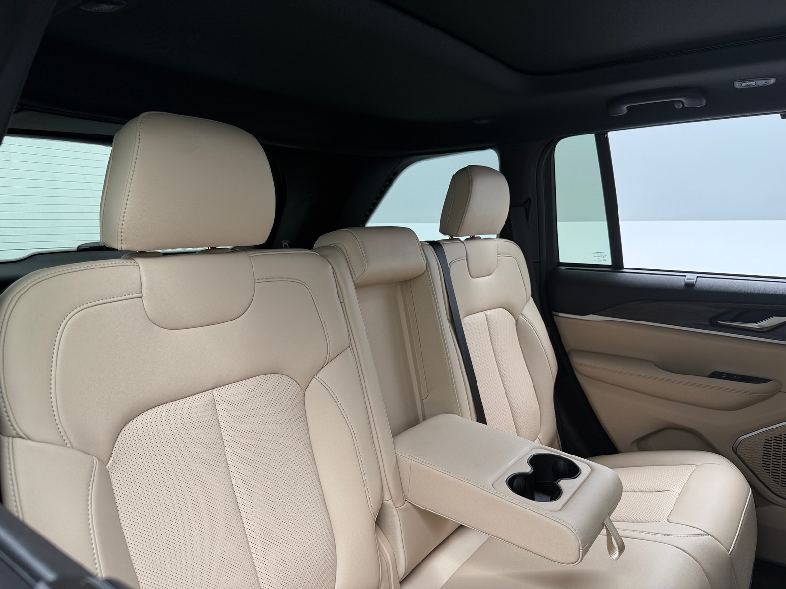 Thumbnail: 2025 Jeep Grand Cherokee - 5