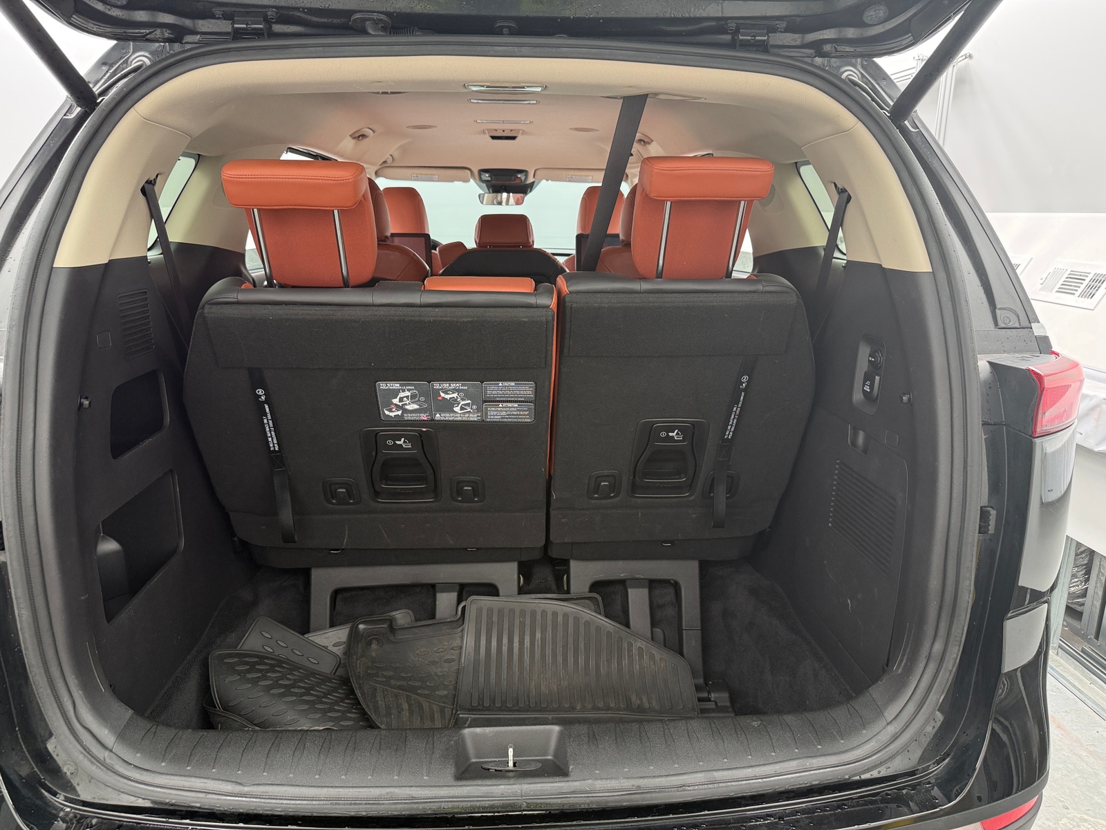 Thumbnail: 2022 Kia Carnival - 6