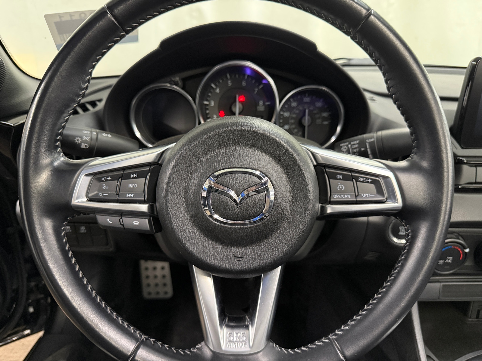 Thumbnail: 2020 Mazda MX-5 Miata - 5