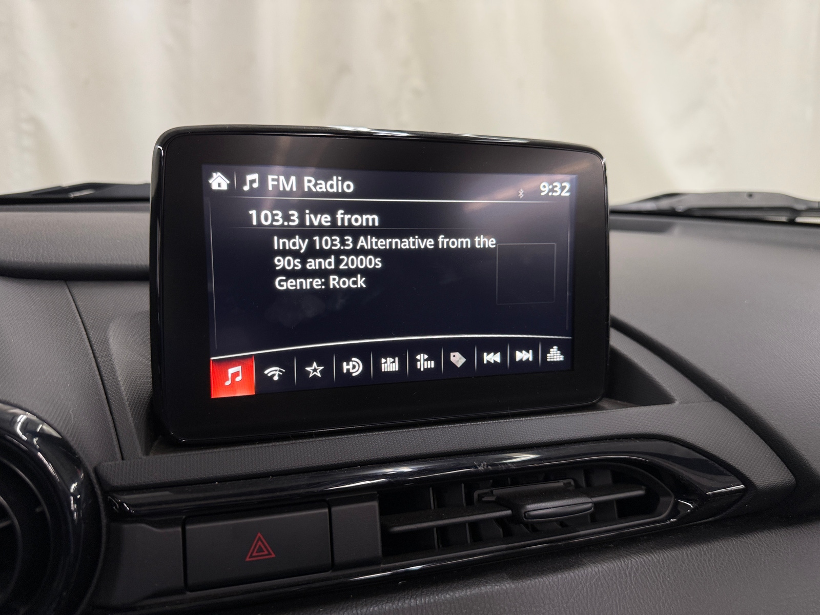 Thumbnail: 2020 Mazda MX-5 Miata - 4