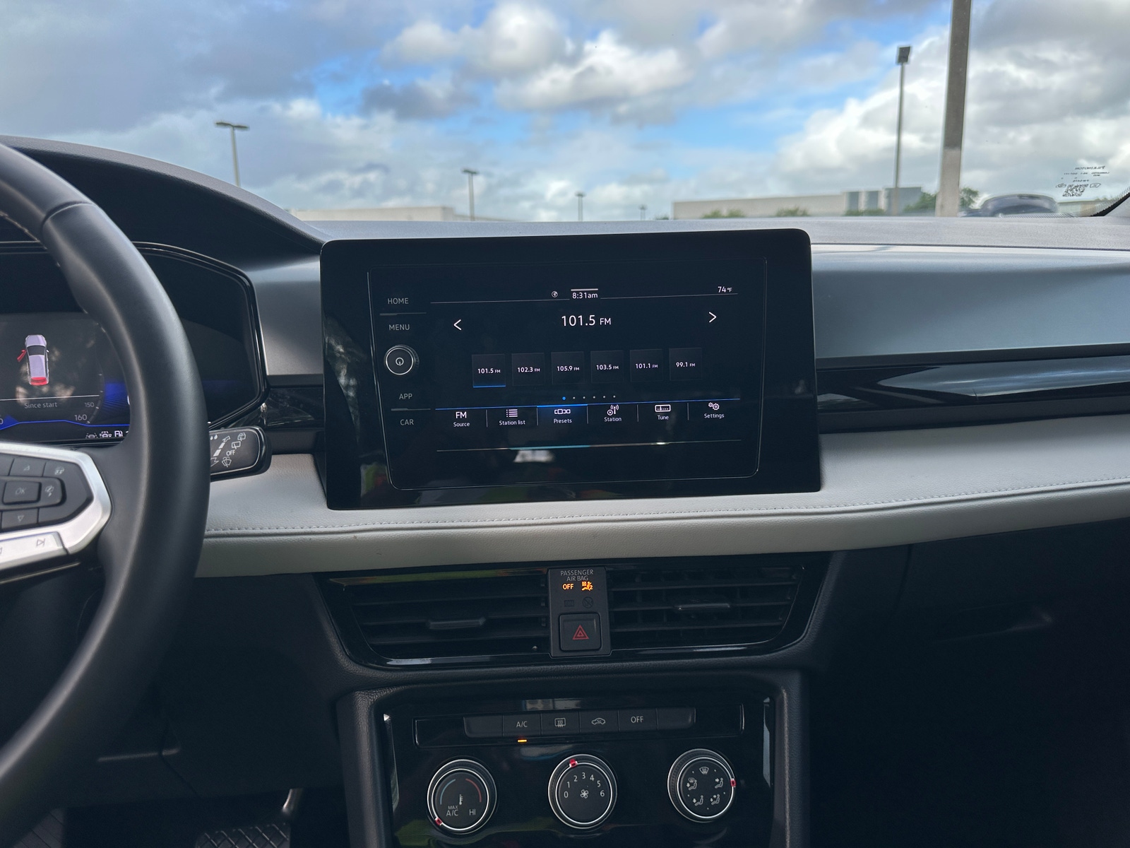 Thumbnail: 2025 Volkswagen Taos - 4