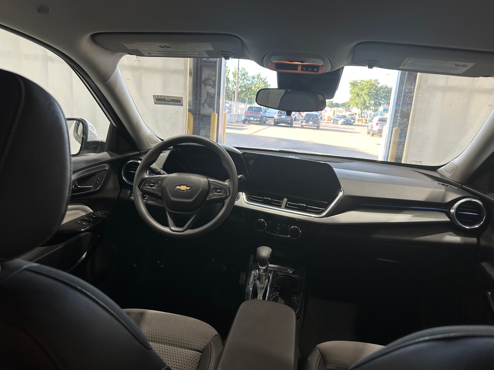 Thumbnail: 2025 Chevrolet Trax - 3