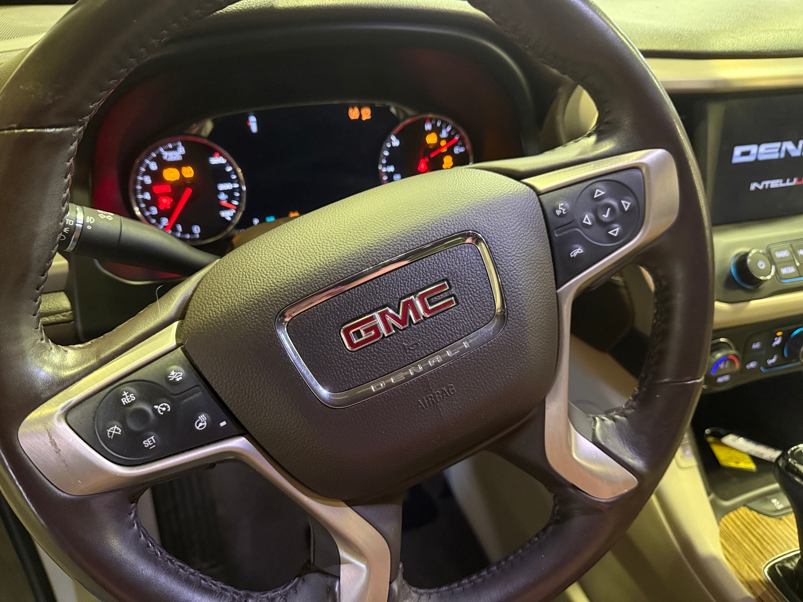 Thumbnail: 2017 GMC Acadia - 4