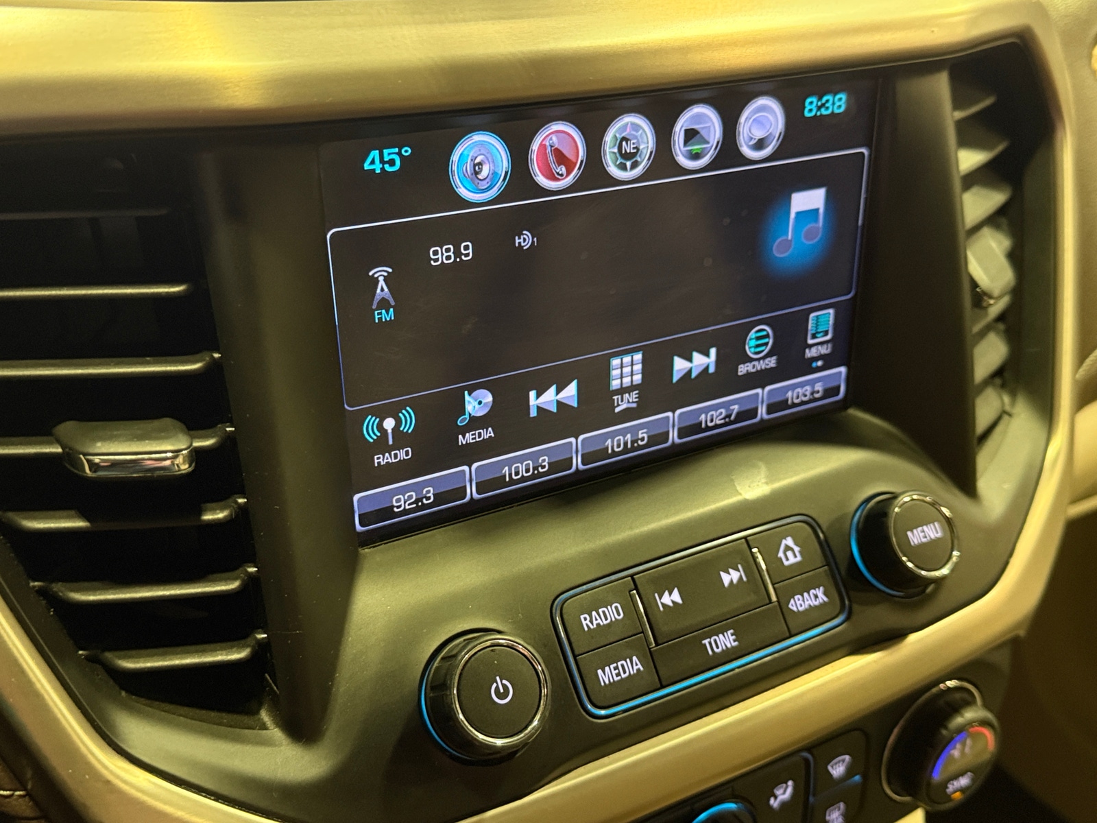 Thumbnail: 2017 GMC Acadia - 3