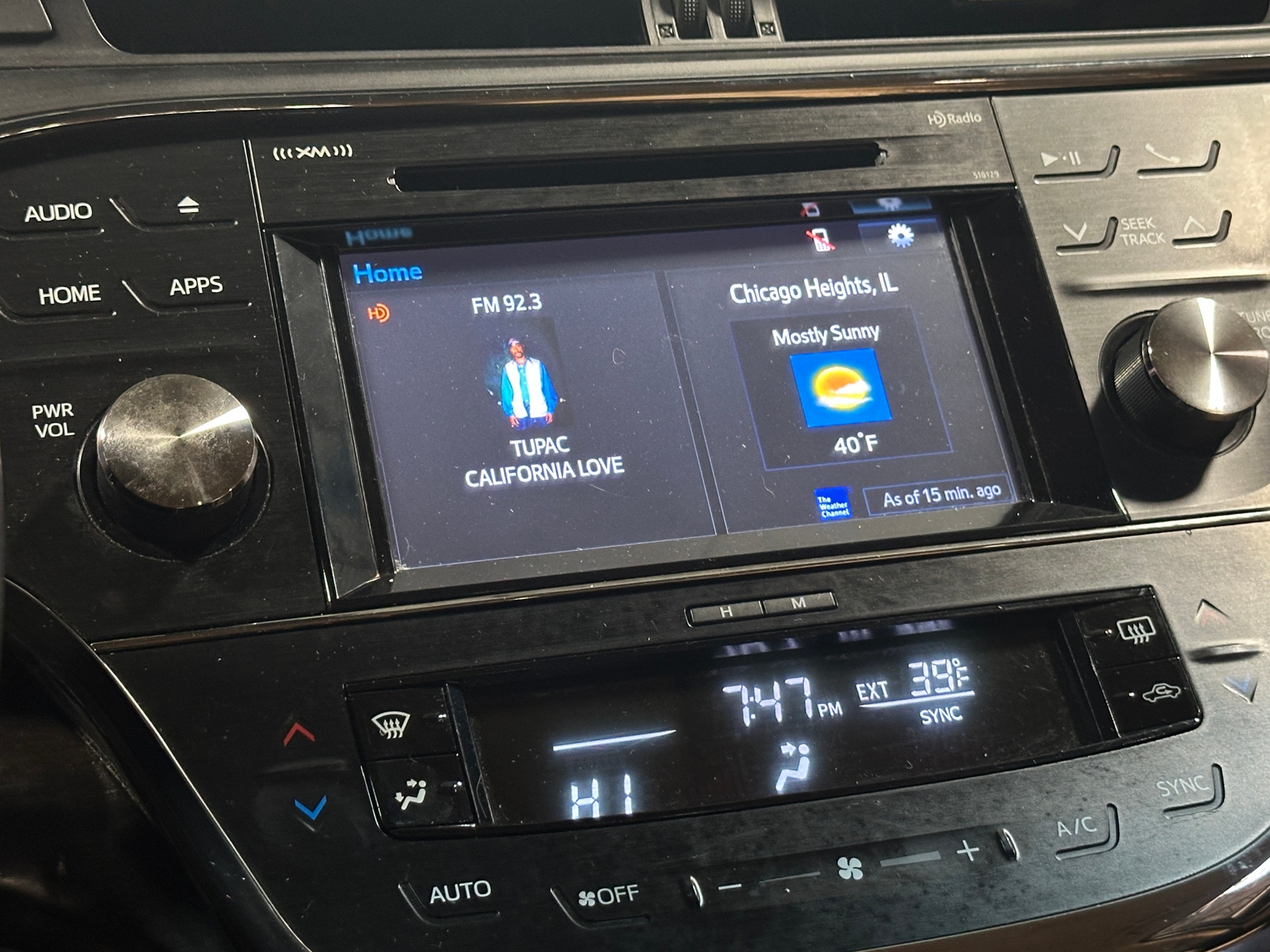 Thumbnail: 2016 Toyota Avalon - 3