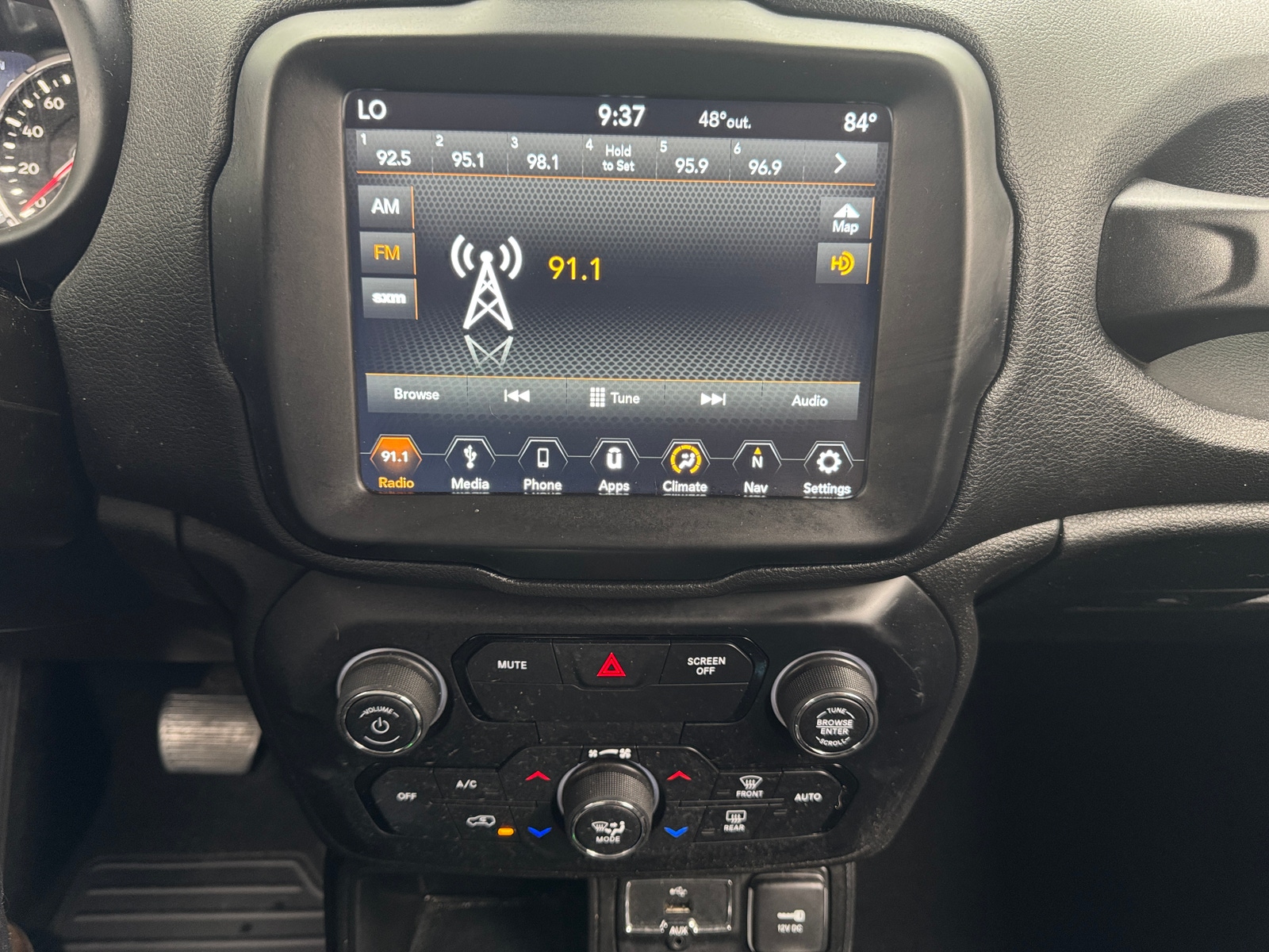 Thumbnail: 2019 Jeep Renegade - 4